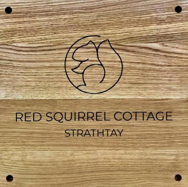 Red Squirrel Cottage Strathtay Экстерьер фото